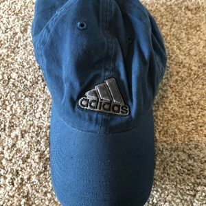 Dark blue women’s Nike hat